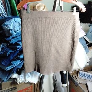 15 with 3 stretch x18 L Wilfred skirt